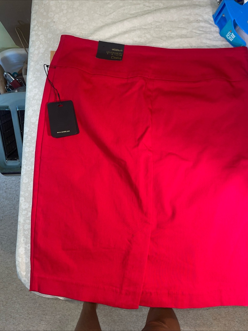 Dalia Vibrant Red Straight Pencil Skirt New with Tags Size 8 Stretch